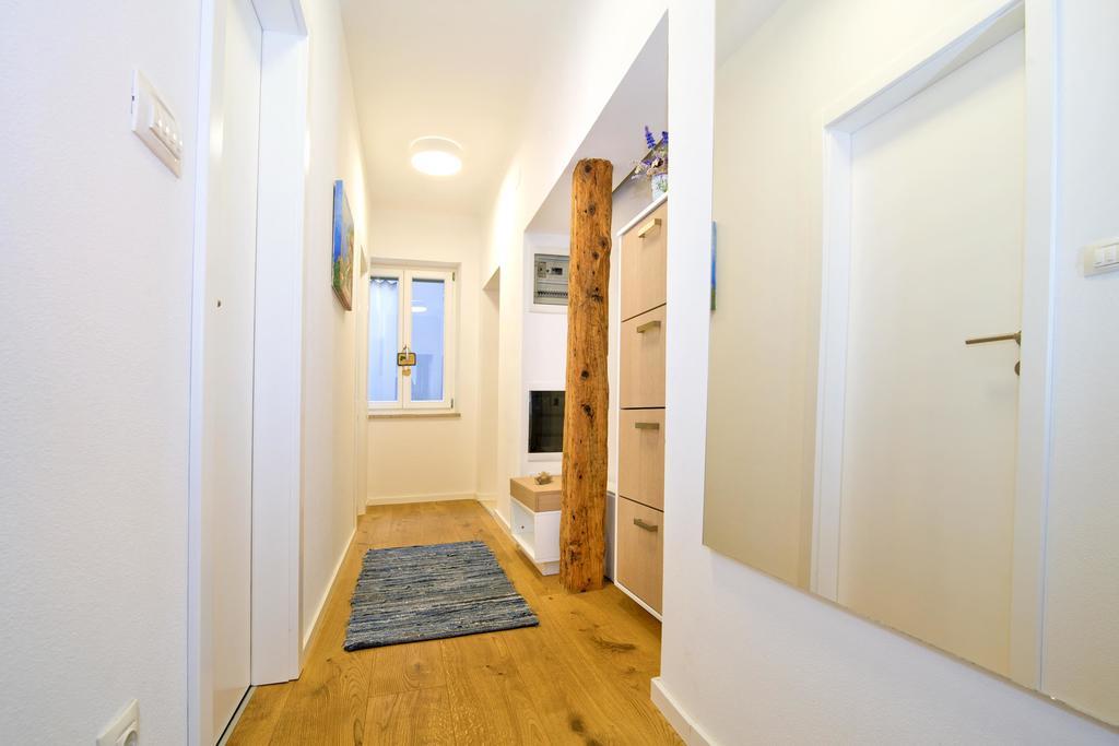 Apartment Danalu Ровінь Екстер'єр фото